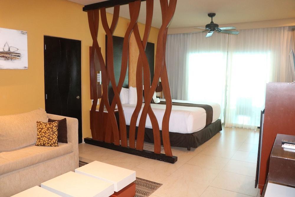 Generations Riviera Maya Family Resort Catamaran, Water Park & More Inclusive Puerto Morelos Bagian luar foto