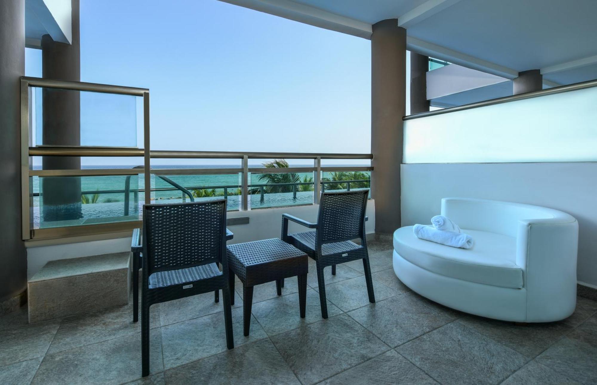 Generations Riviera Maya Family Resort Catamaran, Water Park & More Inclusive Puerto Morelos Bagian luar foto